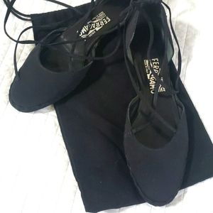 Salvatore Ferragamo Womens ballet flats with ties